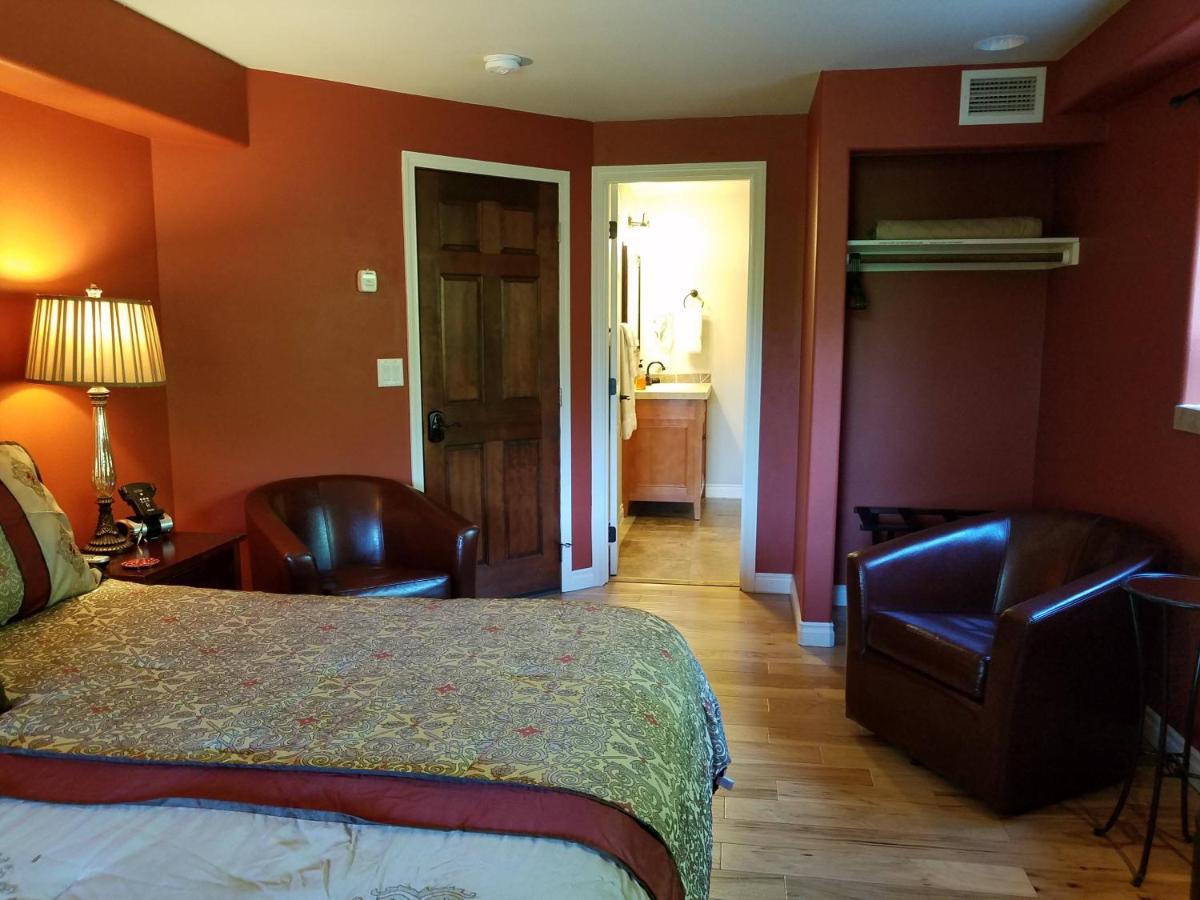 Fox Den Bed & Breakfast 레번워스 외부 사진